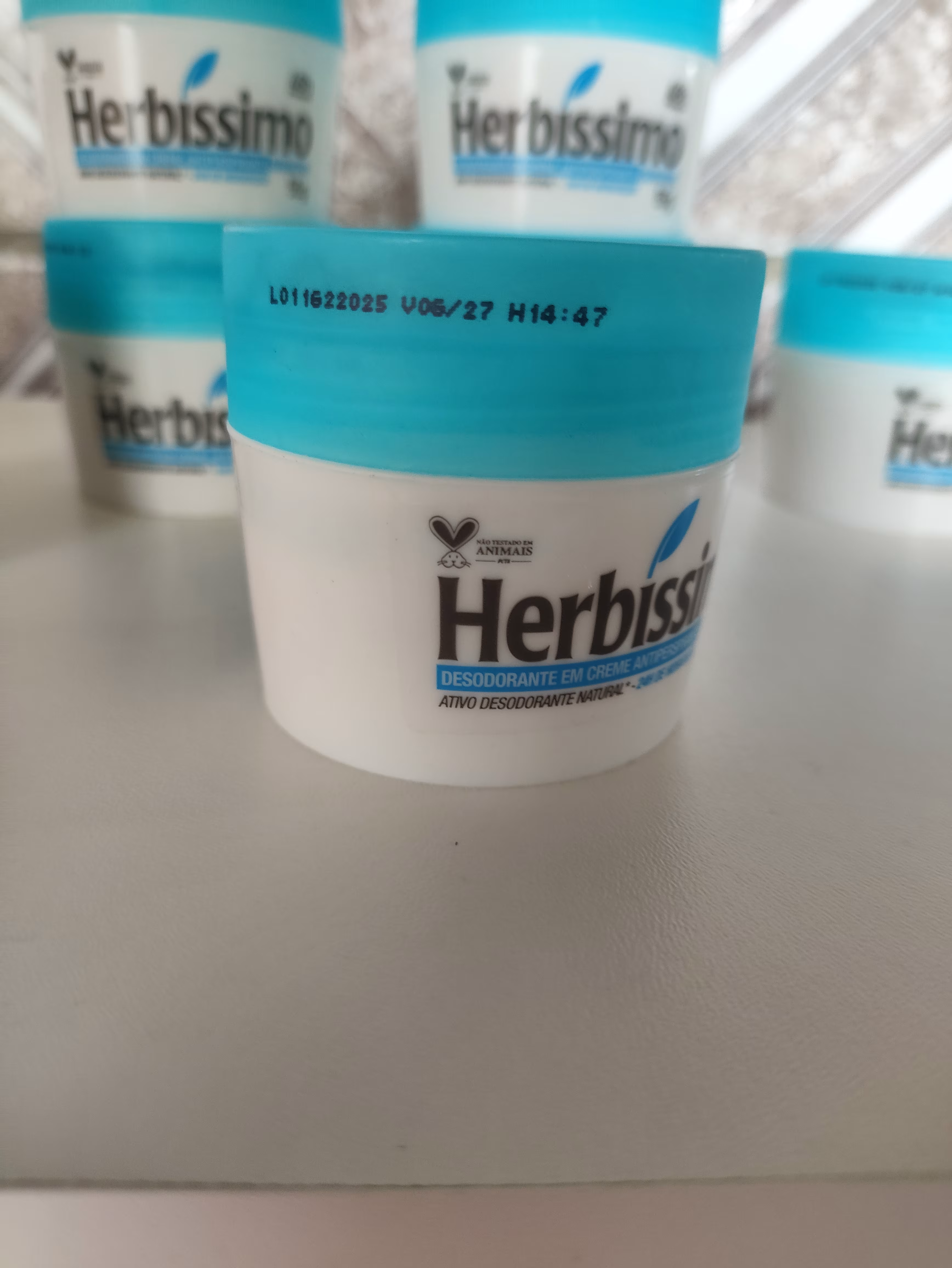 Desodorante em creme Herbíssimo 7 unidades novas pelo valor de 5,50cada
