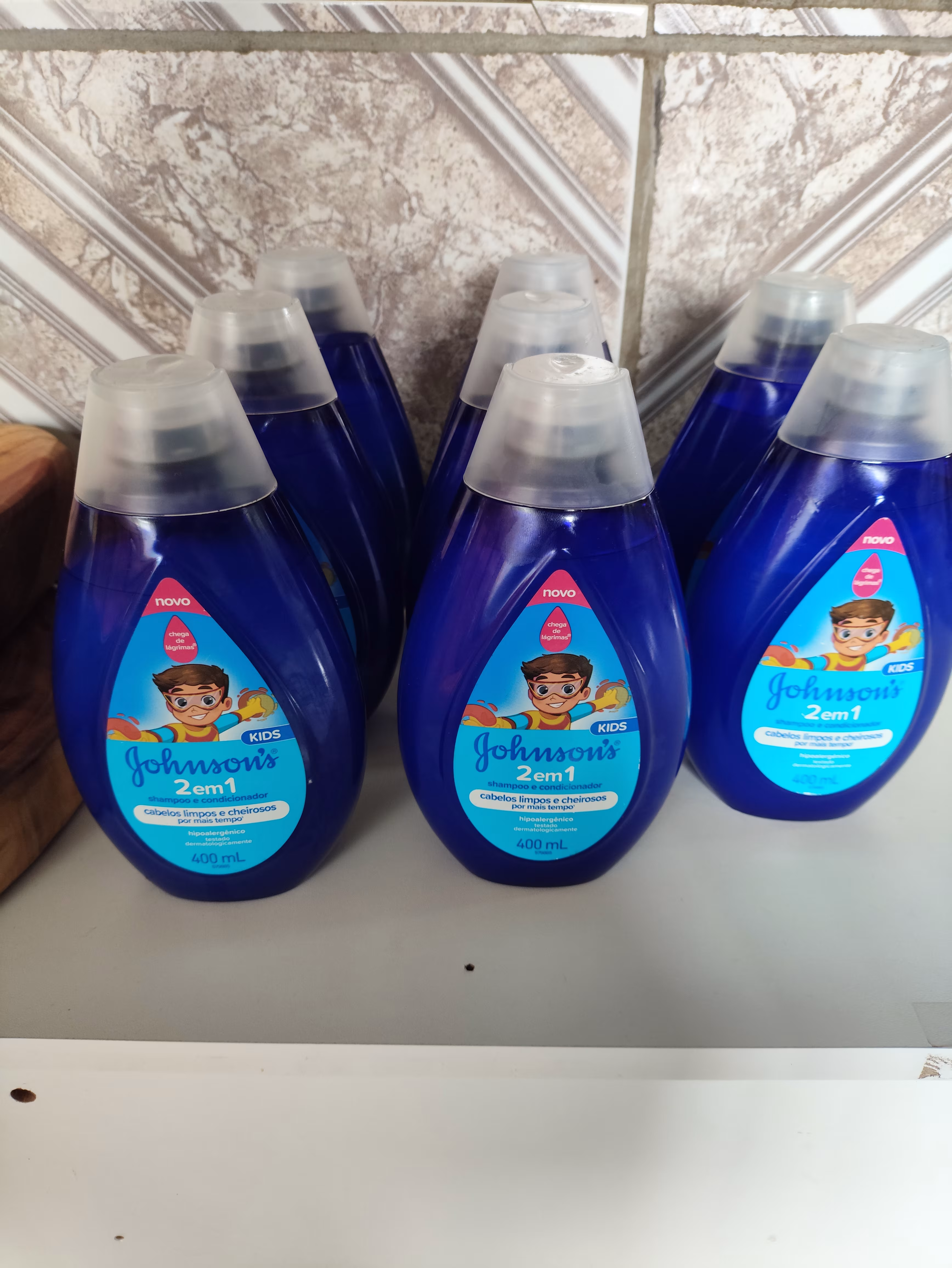 Shampoo e condicionador Johnson's Baby 8 unidades por 22 cada