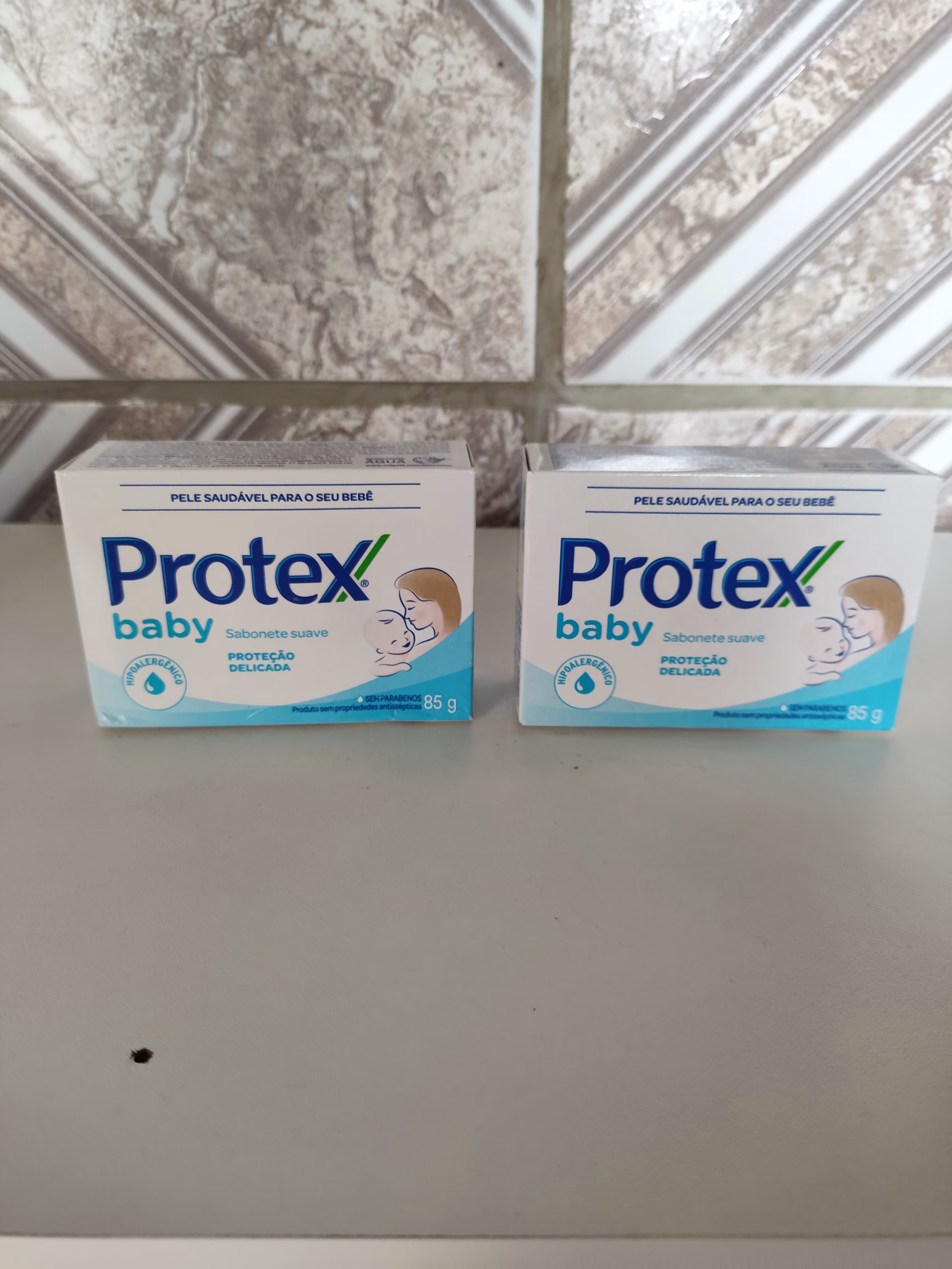 Sabonete infantil protex baby, as duas unidades por 6 reais.